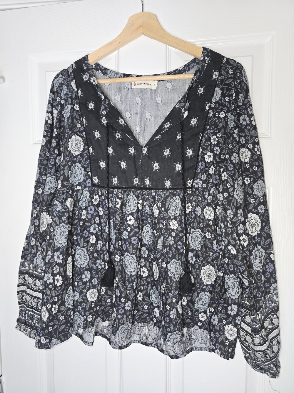Lucky Brand Black Floral V-Neck Peasant Blouse Size Medium